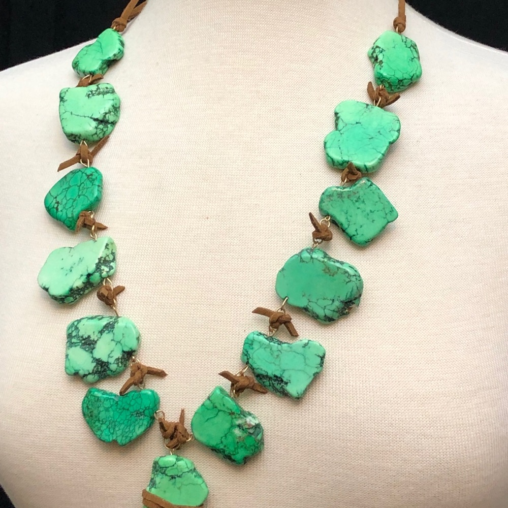 Green Stone Raw Slice Chunky Long Necklace - Picture 2 of 4